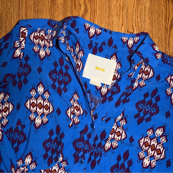 Maeve by Anthropologie Woodland Walk Button Down Blouse in a Blue Geometric - Picture 6 of 8
